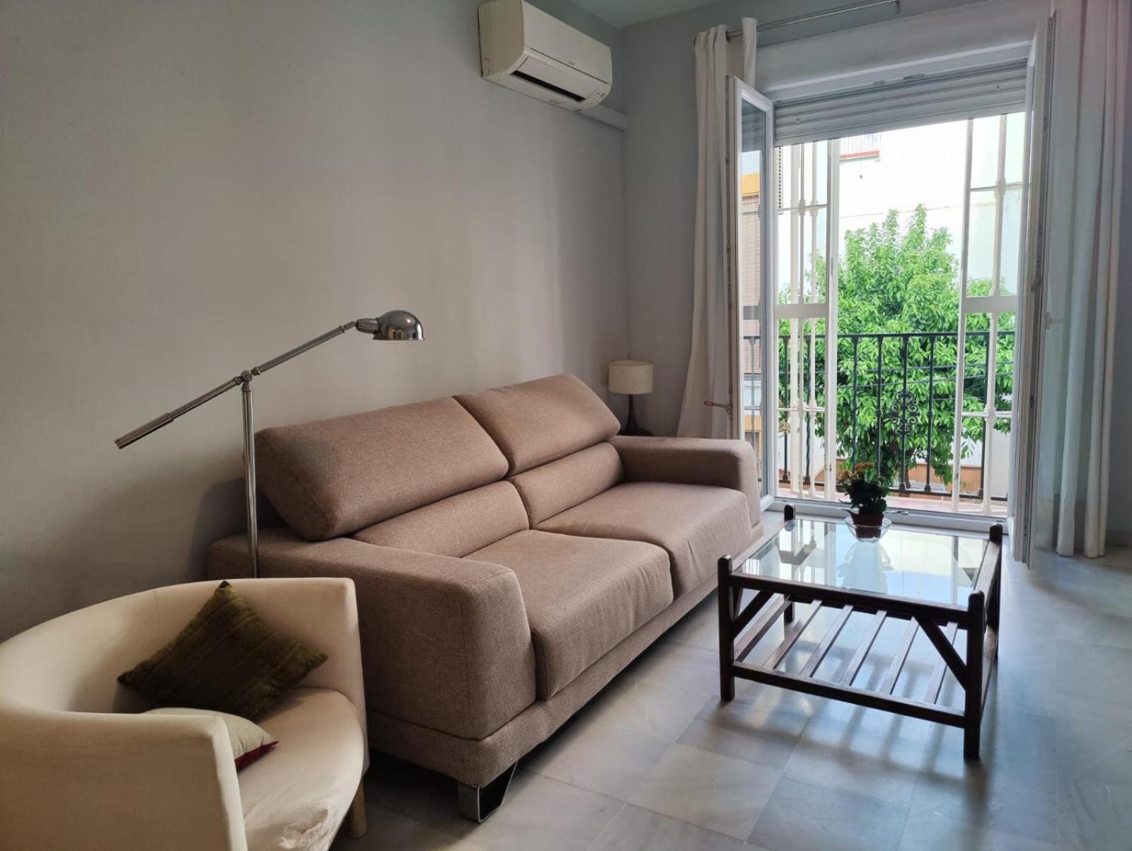 Luminoso Apartamento Exterior Con Balcon Y Patio En Centro Historico Feria-Alameda Севиля Екстериор снимка