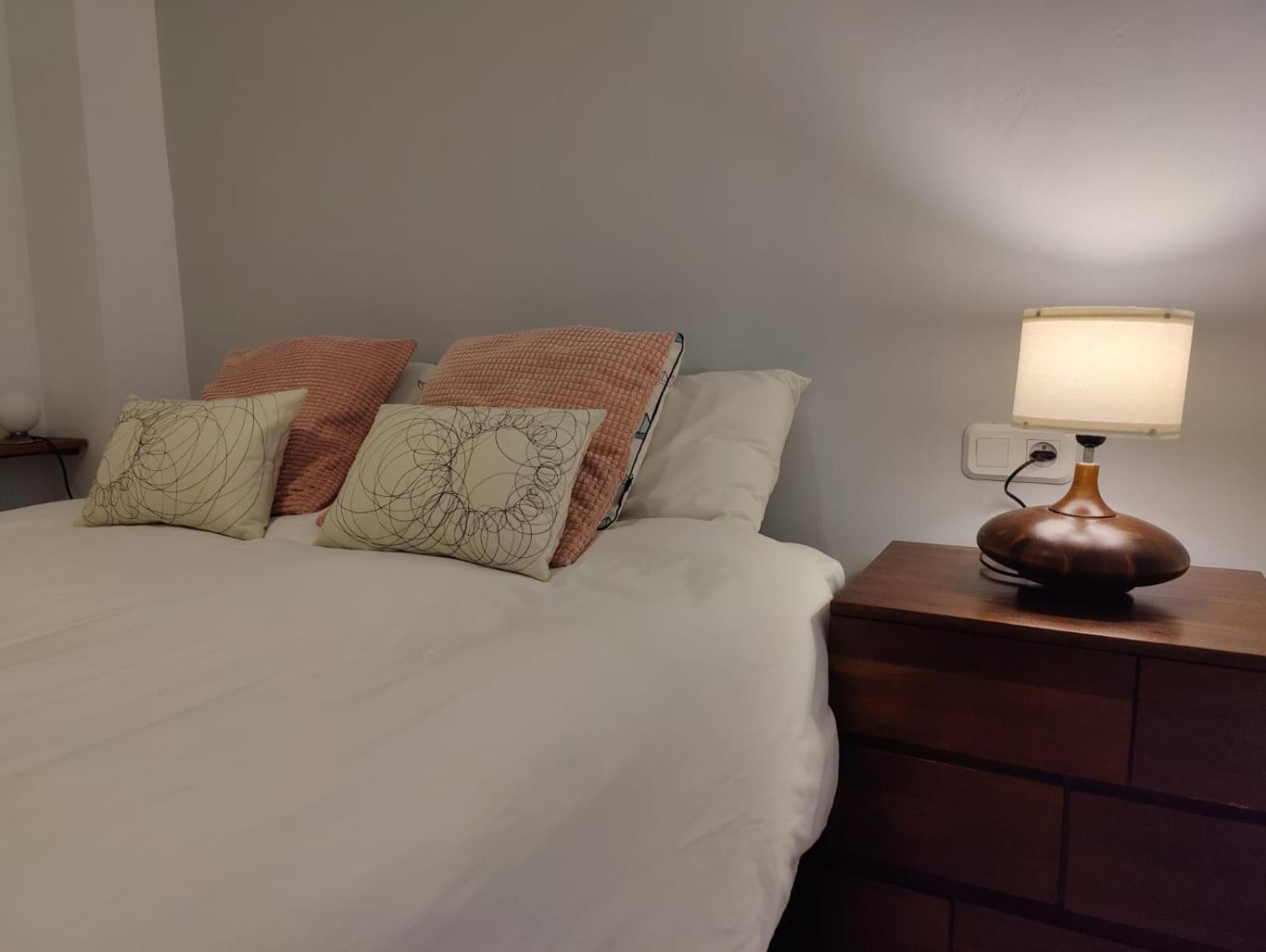 Luminoso Apartamento Exterior Con Balcon Y Patio En Centro Historico Feria-Alameda Севиля Екстериор снимка