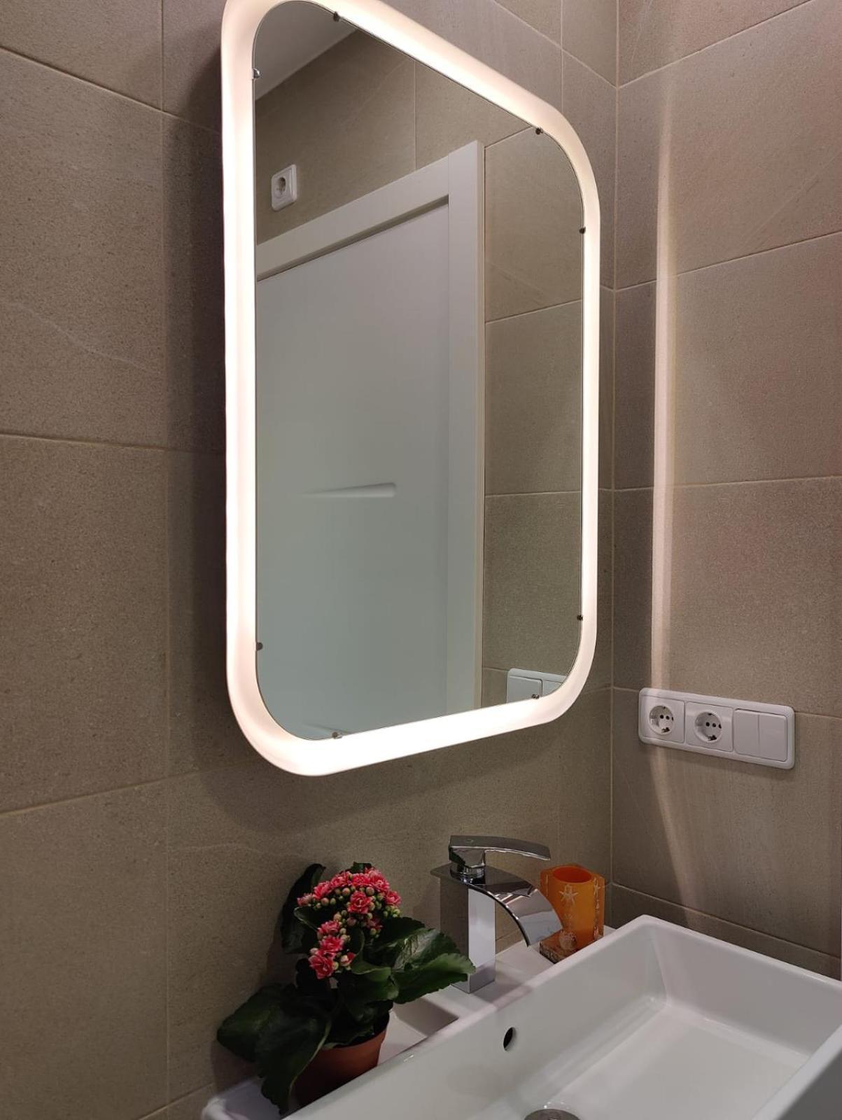 Luminoso Apartamento Exterior Con Balcon Y Patio En Centro Historico Feria-Alameda Севиля Екстериор снимка
