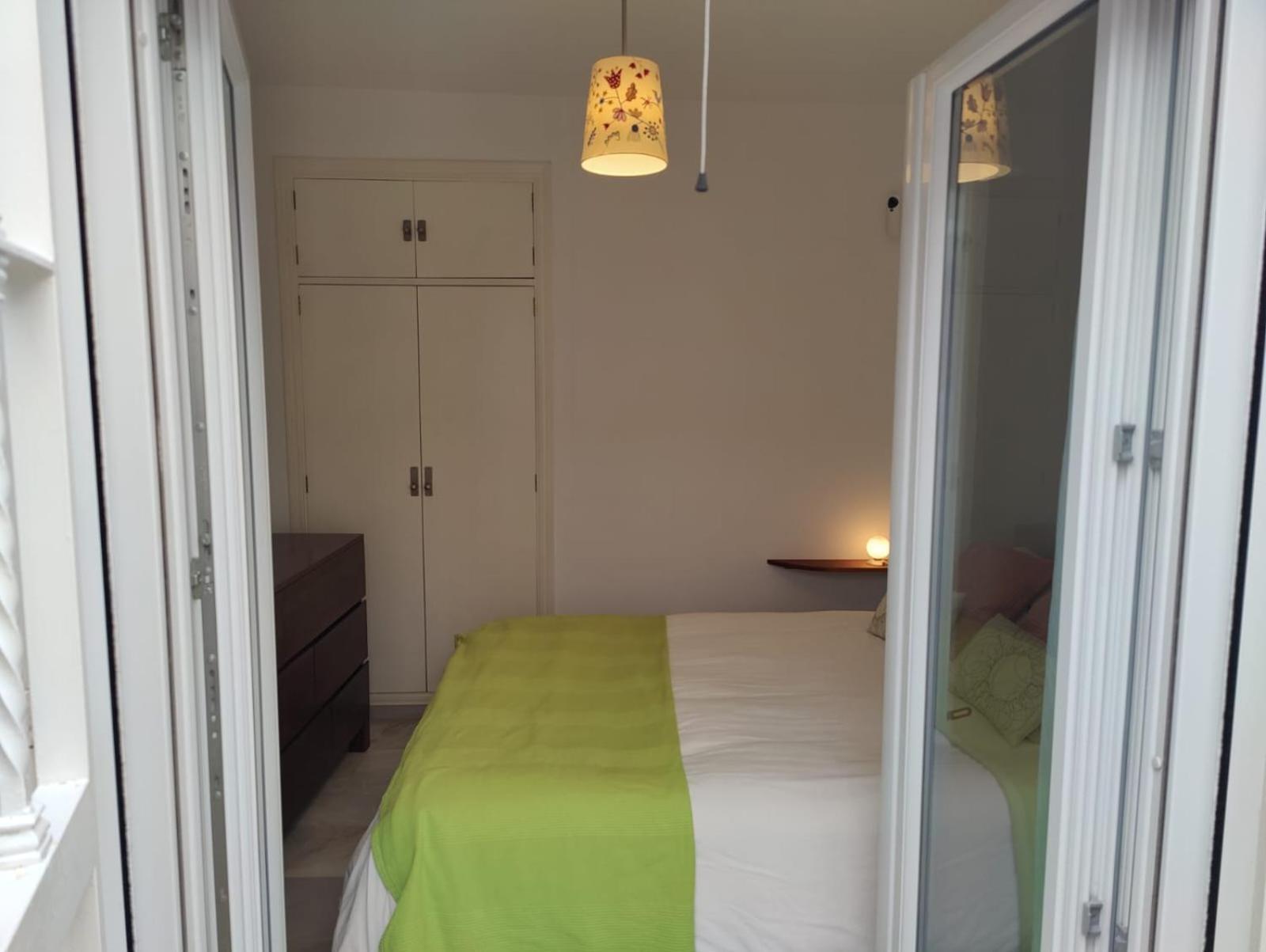 Luminoso Apartamento Exterior Con Balcon Y Patio En Centro Historico Feria-Alameda Севиля Екстериор снимка