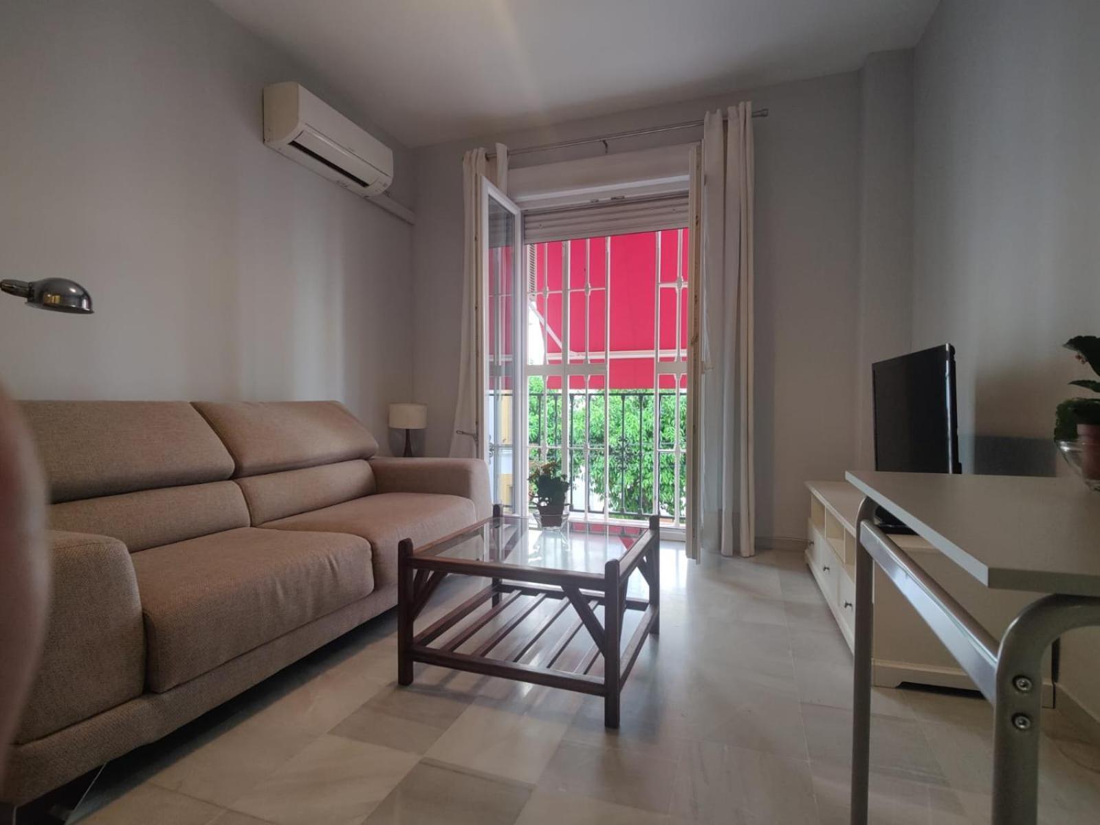 Luminoso Apartamento Exterior Con Balcon Y Patio En Centro Historico Feria-Alameda Севиля Екстериор снимка